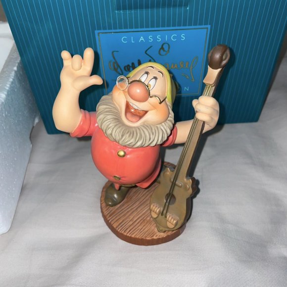 WDCC Retail $120 Disney Snow White and the Seven Dwarfs Doc "Cheerful Leader" - Picture 1 of 7
